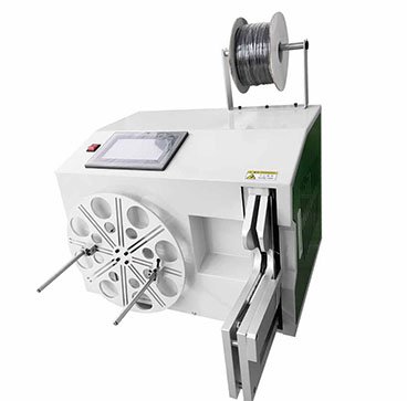 Bedienung der Touchscreen Wickel- & Bindemaschine