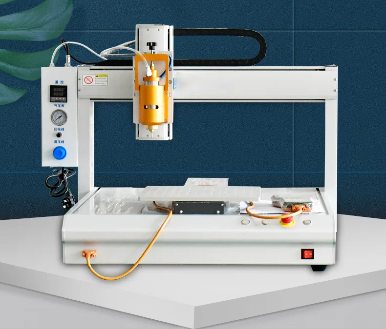 Flüssiger Schmelzroboter für festen Klebstoff, hochwertiger Desktop-551-Klebstoffspenderroboter, Viskositäts-Schmelzklebstoff-Dosierroboter