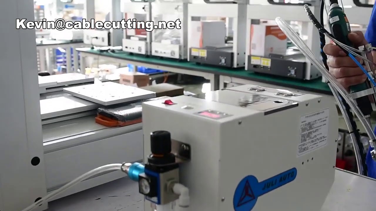 Handgeführter Automatischer Schraubendreher mit Druckluft-Zuführung und Selbstverriegelung