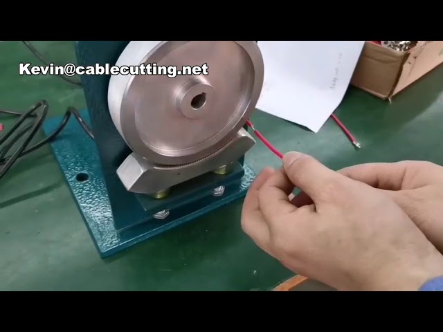 Rotations-Halbautomatische Abisolier- und Verdrillmaschine für Kabel