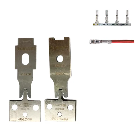 Kontaktcrimp-/OTP-Applikatorklingen